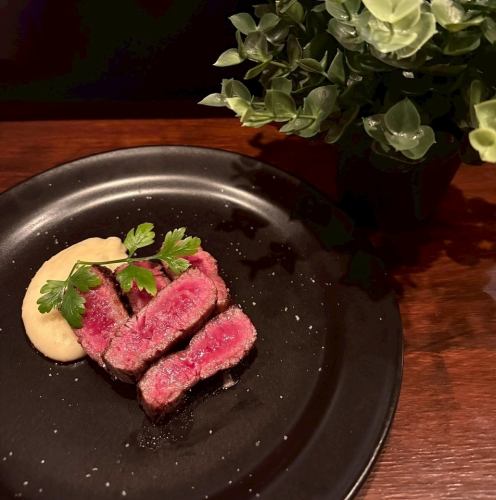 国産F1牛サーロインのステーキ