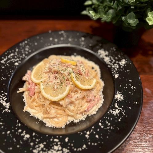 フレッシュレモンのクリームパスタ