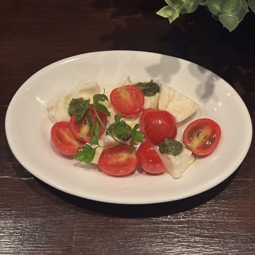 モッツアレラとミニトマトのカプレーゼ