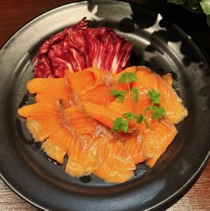 スモークサーモンのカルパッチョ