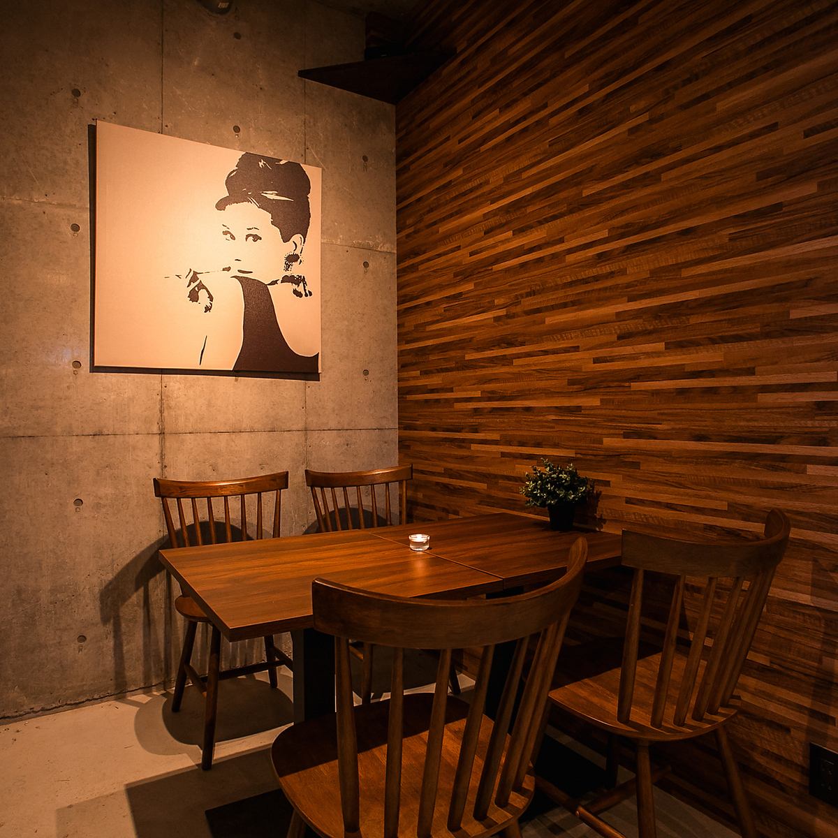 オシャレなインテリアでお食事の空間もお楽しみいただけます！