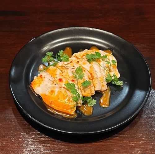 鶏胸肉の生ハム 旨辛ソース