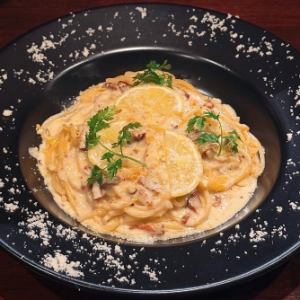 Fresh lemon cream pasta