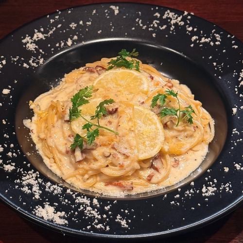 フレッシュレモンのクリームパスタ