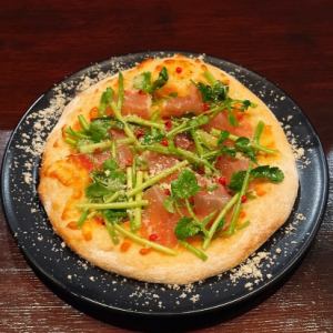 Sendai parsley and prosciutto pizza