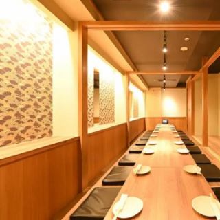 Groups can also be accommodated in a private room! The Japanese modern space with the warmth of wood grain can be used for a wide range of purposes, from private drinking parties to company banquets ☆ Spend quality time in a space with an outstanding atmosphere...♪