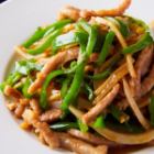 Stir-fried green peppers and shredded meat