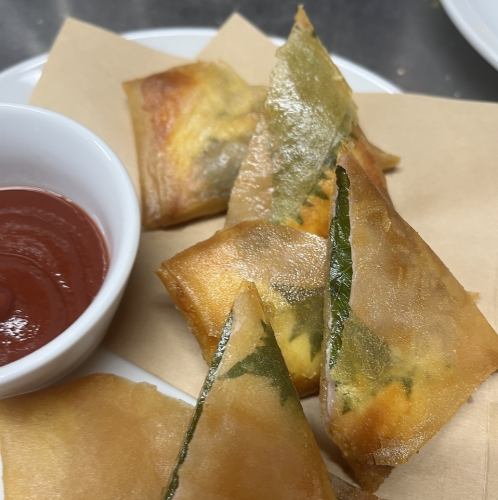 Ham and cheese spring rolls