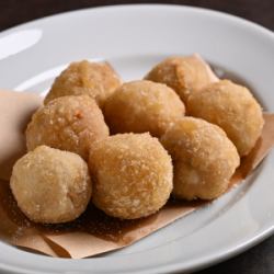 名物！里芋のから揚げ