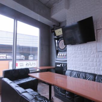 [VIP A] A spacious private room that can accommodate 2 to 15 people! With a large screen TV, karaoke, and even darts, it is fully equipped and perfect for parties! This room can be easily used for a variety of parties.