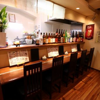 You can also drink by yourself at the counter! You can also use your meal as a set meal! Please relax in the calm atmosphere of the restaurant.