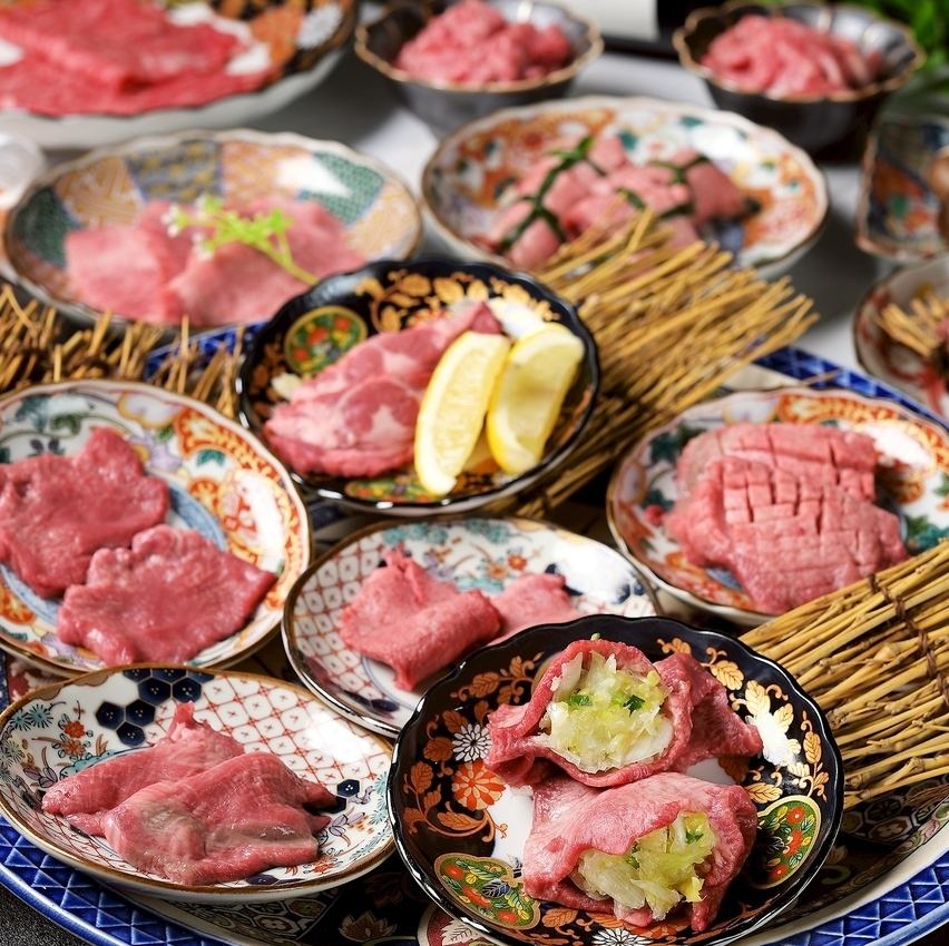 享用适合拍照打卡的肉食和上镜的室内装潢，度过特别的时光♪