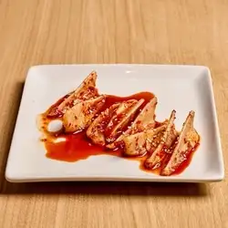 젊은 닭의 따뜻한 맛