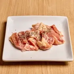 젊은 닭 모모 구이
