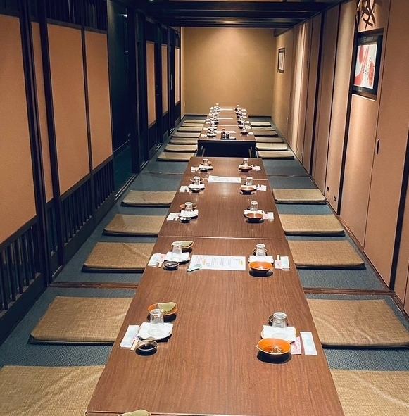 会社の宴会や打ち上げに最適！個室は繋げて最大44名様まで対応可能なので、大人数でのご利用も安心です。宴会用のコースもご用意しており、ご予約時には苦手な食材やご利用目的を丁寧にヒアリング。シーンに合わせた最適な内容をご提案いたします！まずはお気軽にご相談ください。