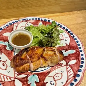 Oven-roasted chicken thighs with garlic sauce