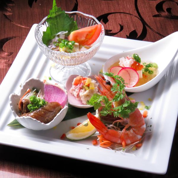 [Colorful appetizer dishes] Creative cuisine that shines with Koyoshida's delicate skills! Enjoy carefully selected alcoholic beverages along with a fusion of Japanese and Western dishes♪