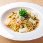 Vongole-style salted seafood pasta