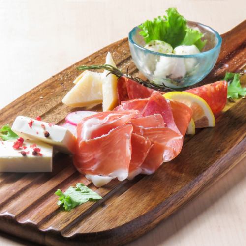 Spanish ham and cheese platter