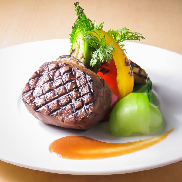 [Vacuum-cooked low-temperature steak] Over 90% of orders are for beef tenderloin! What's more, we are currently holding a [Tea and Duck Steak Fair]!