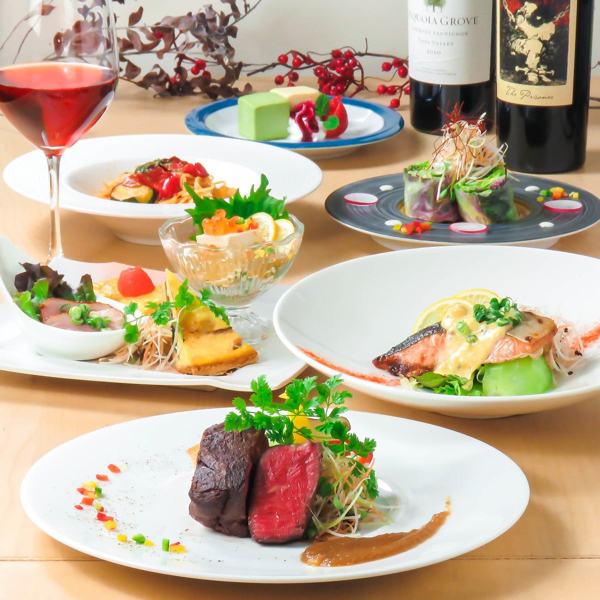 A popular restaurant where you can enjoy the finest vacuum-cooked meat and quality dishes, paired with wine and sake.