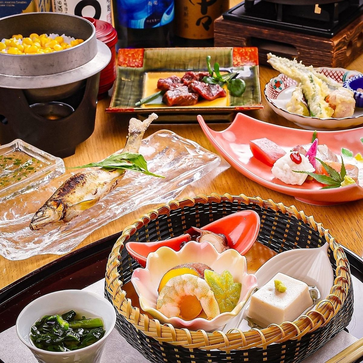 旬を味わう贅沢なコースは3000円台から多彩にご用意しております