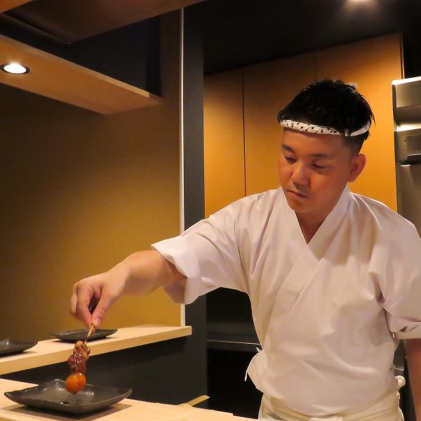 The owner, who trained for over 10 years at a famous restaurant in Tokyo, finally opened an authentic charcoal-grilled yakitori restaurant in his hometown of Hamamatsu.