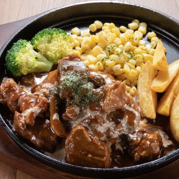 【トロトロ食感がクセになる♪】お肉ゴロゴロビーフシチューハンバーグ