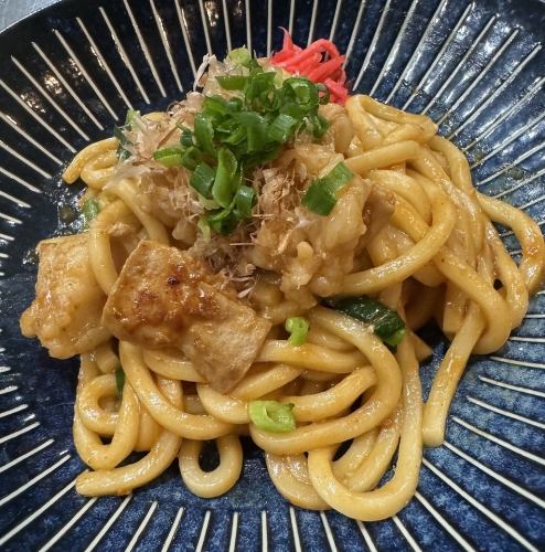 近江牛內臟炒烏龍麵