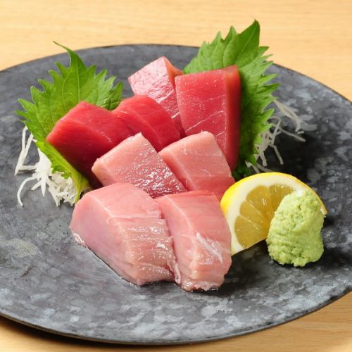名物！極・生本マグロ盛り