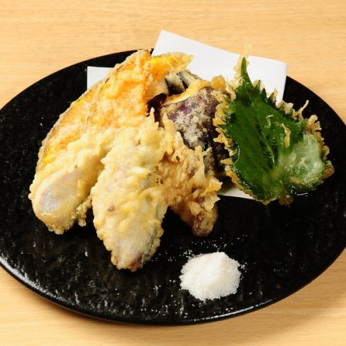 鮮魚と野菜の天ぷら盛り合わせ