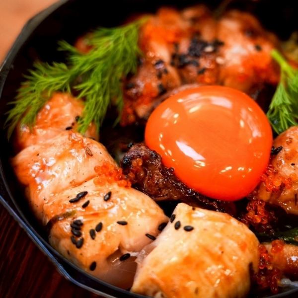 【最高の食事は〆で決る！】しっとり柔らかな丹波鶏の焼鳥丼など種類豊富なメニューが勢揃い！