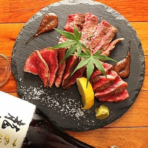【包括多达50种日本酒】包括炭火烹制的和牛牛排“肉享受套餐”4,400日元！