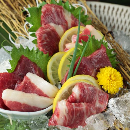 [Assorted 3 types of horse sashimi] You can enjoy the authentic taste of Kyushu ☆