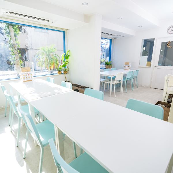 小田急江ノ島線善行駅前　農家直営PIZZAの専門店『畑のキッチン』　テイクアウトや席の予約などご遠慮なくご相談ください。誕生会や歓送迎会等の貸し切りも可。イベント等にもご利用ください。