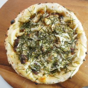 椎茸と玉ねぎのテリヤキソースピザ