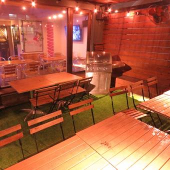 Spacious terrace seats.You can also rent it out! A luxurious extraordinary space where you can see the night view of the city and it is separated from reality! BBQ and oysters to eat outside are excellent!
