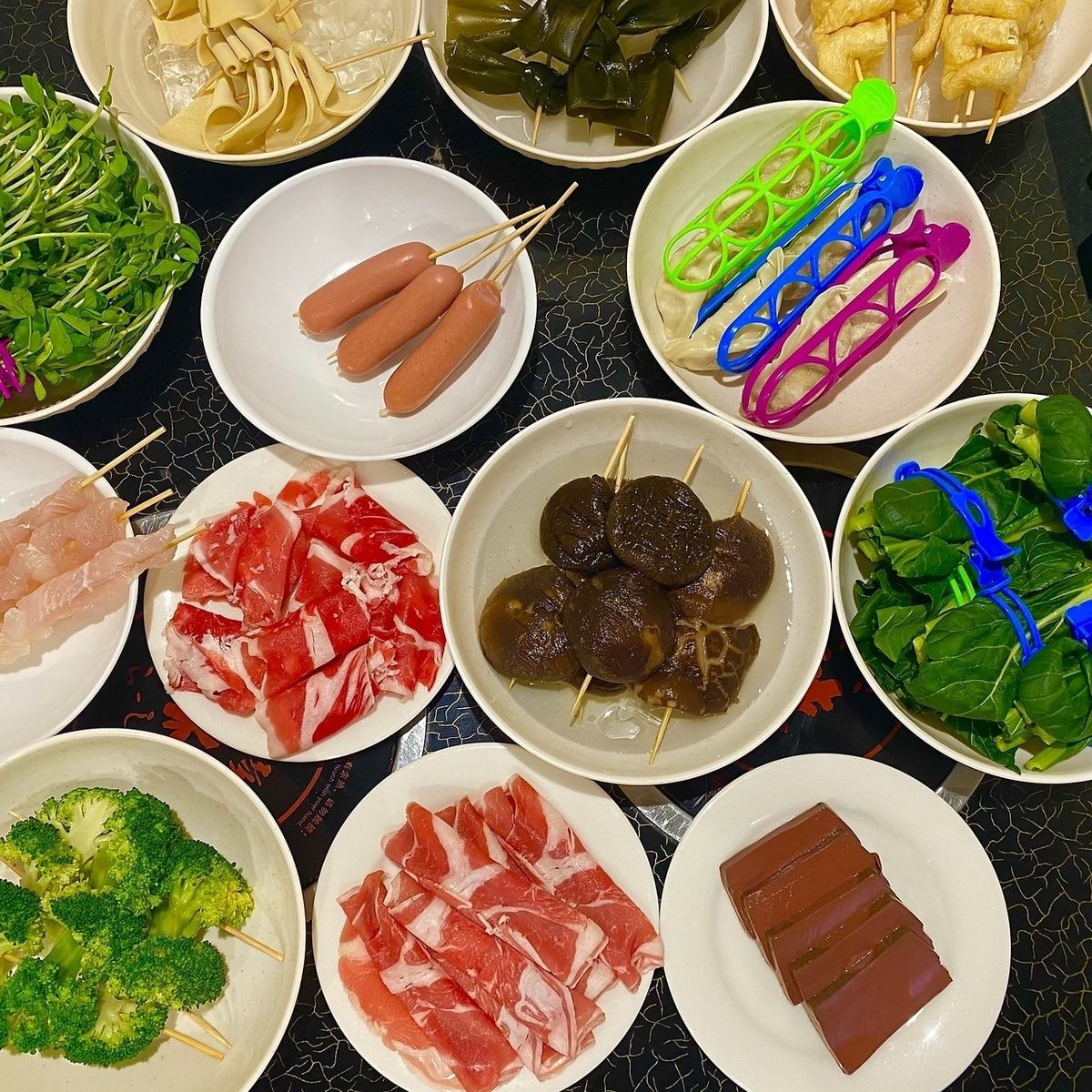 回転寿司ならぬ回転鍋！新感覚お鍋専門店！