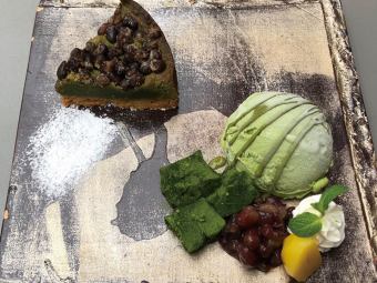 抹茶と小豆のタルト アイス添え