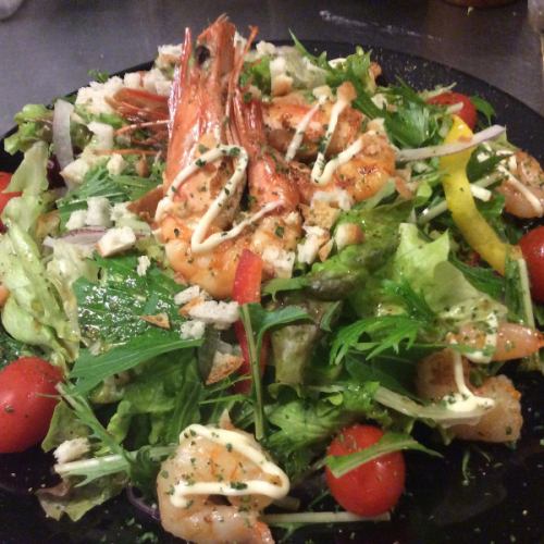 Warm shrimp salad