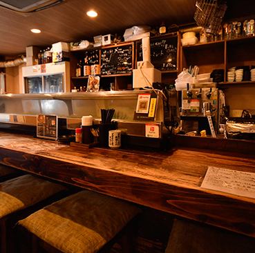広々としたカウンター席◎