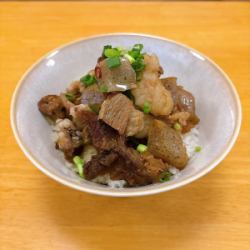 イチ押し牛すじのぼっかけ丼