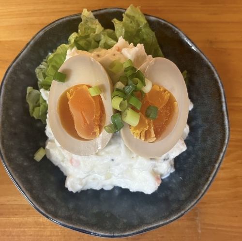 美味的馬鈴薯沙拉，配上自製水煮蛋