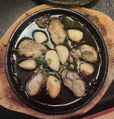 牡蠣蒜香辣醬佐法國麵包
