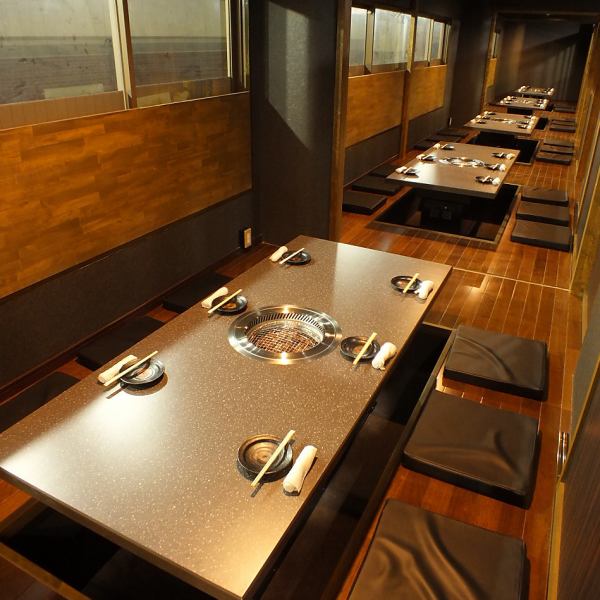 [All seats are completely private] We have 4 private rooms for 4 people, 10 private rooms for 6 people, and 2 private rooms for 8 people, so you can arrange the layout according to the number of people! Great for families. A private room with a sunken kotatsu ♪ The completely private room on the second floor is perfect for a banquet space that can accommodate up to 70 people ◎ Can be used for a wide range of purposes, including for 12, 16, and 28 people ♪