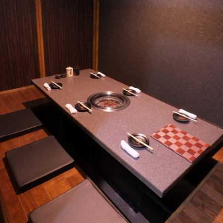 The horigotatsu-style tatami room and private room for 6 people can be used in a variety of situations.It's also clean and completely private, so it's perfect for a joint party!It can also be used for various parties, drinks with friends, and meals with your family.