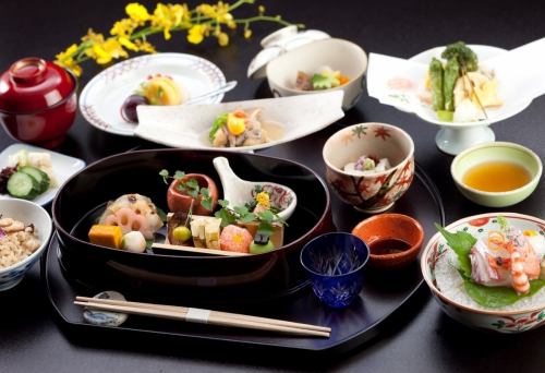 季节性怀石套餐（绫）