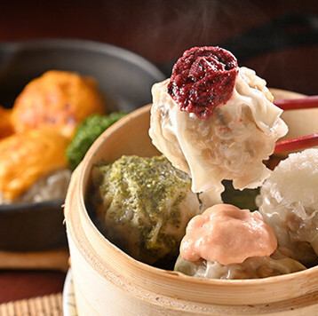 Our handmade shumai is made with coarsely ground meat and boasts a rich flavor that can be eaten without the need for soy sauce ◎ Available in 8 flavors!