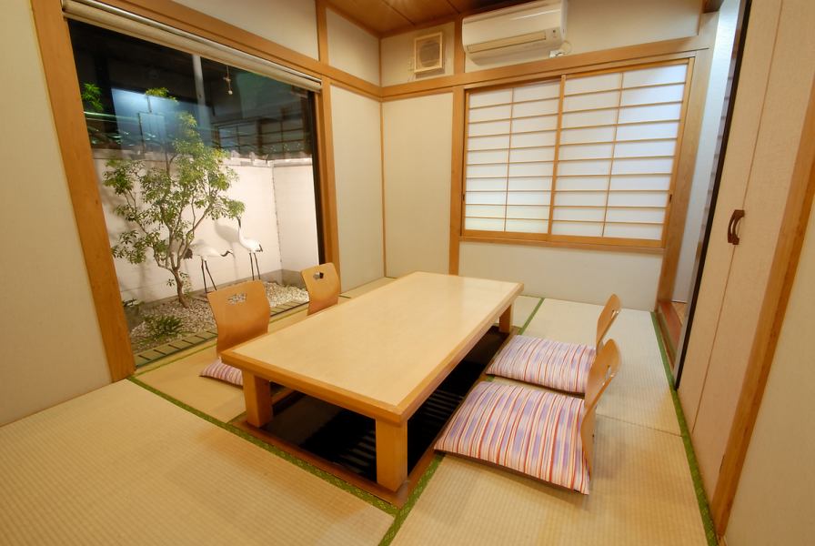 There are also two types of private rooms with sunken kotatsu where you can put your feet down.We provide the best cuisine and attentive hospitality for entertaining important business partners, celebrations, Buddhist memorial services, and other important gatherings of family and relatives.