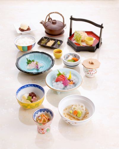 Weekdays only! Chef's recommended lunch course